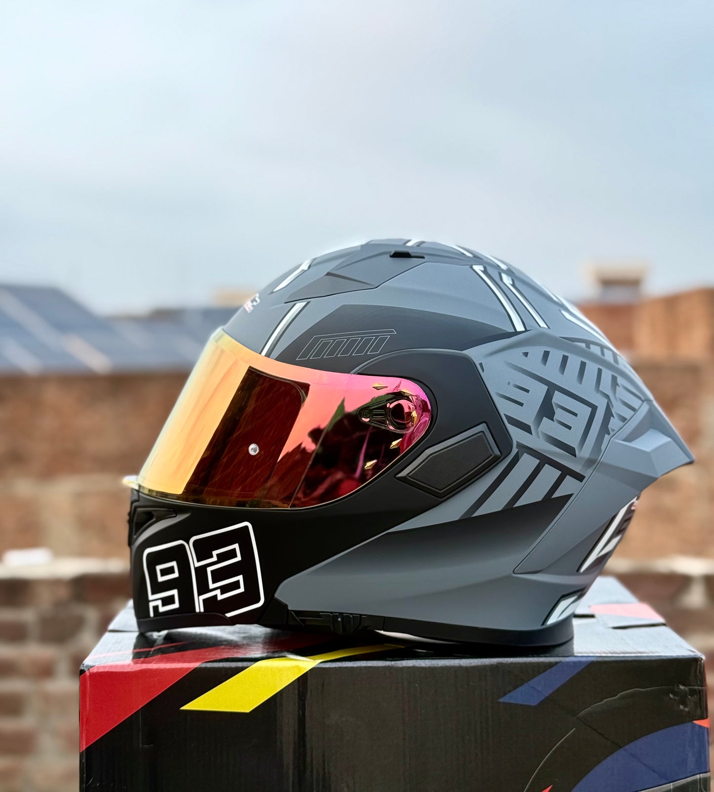 Superair 918 Pro Grey Aunt DOT Certified Flip-Up Motorcycle Helmet – Dual Visor | Polarized Visor | Sports Helmet