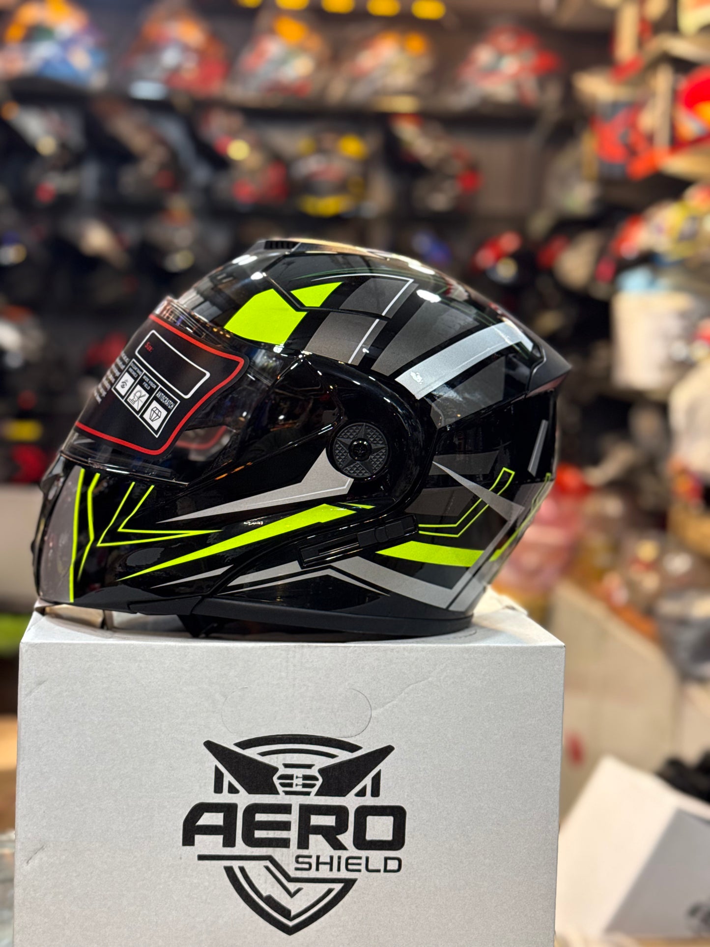 Aero Shield Flip up Helmet in washable padding , Duel visor , No reflection visor