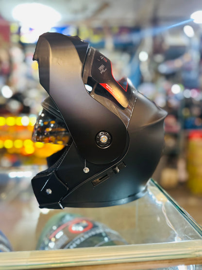 Vector Matt black In chrome glass , Duel visor , washable padding , unbreakable Helmet