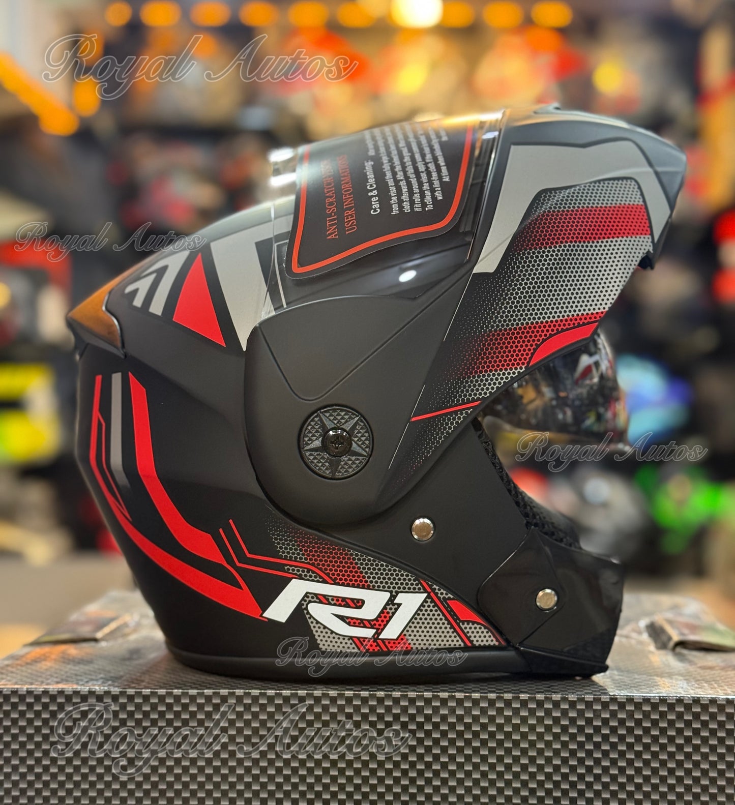 Nice Flip up helmet Duel visor washable Padds nonreflection visor