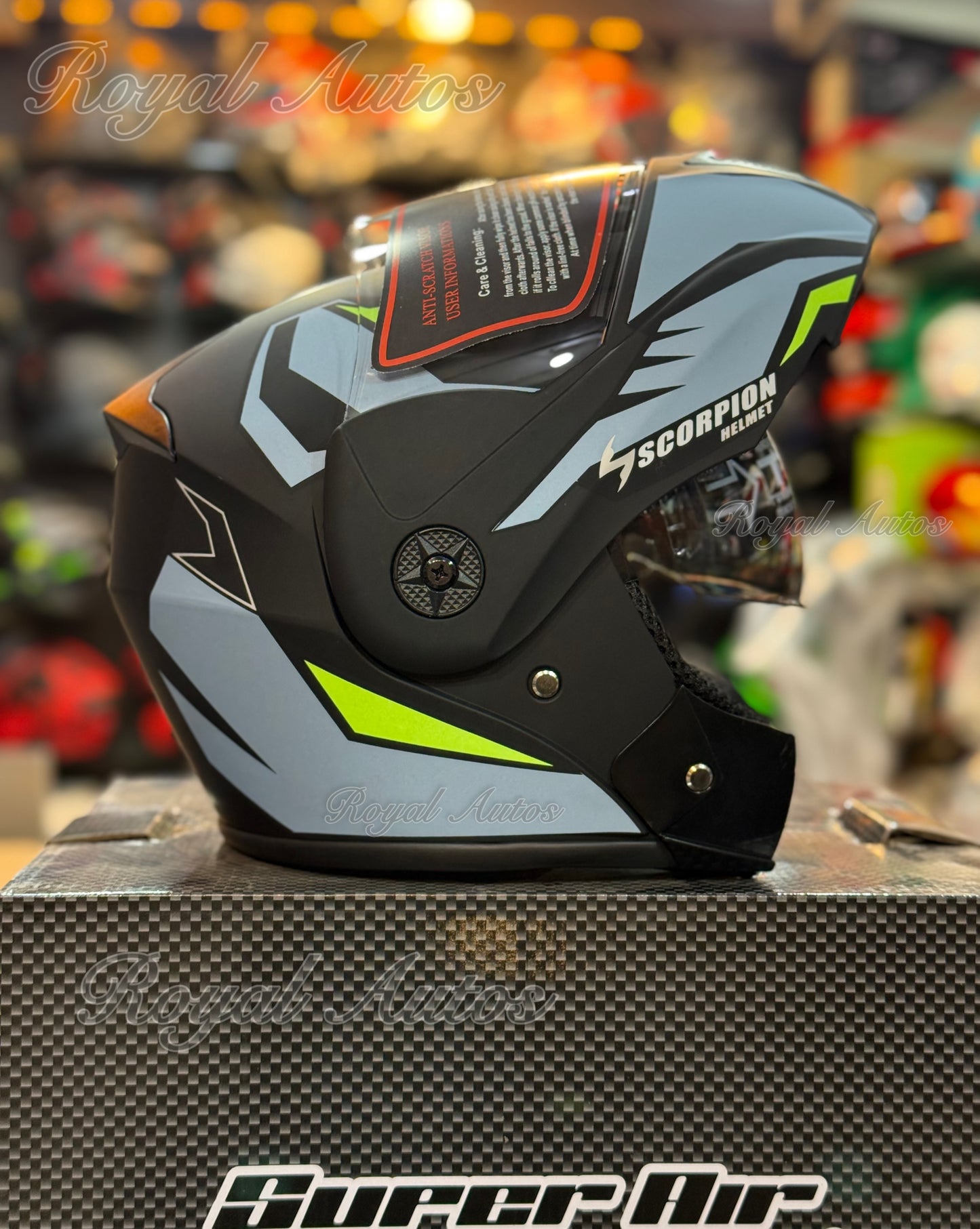 Nice Flip up helmet Duel visor washable Padds nonreflection visor