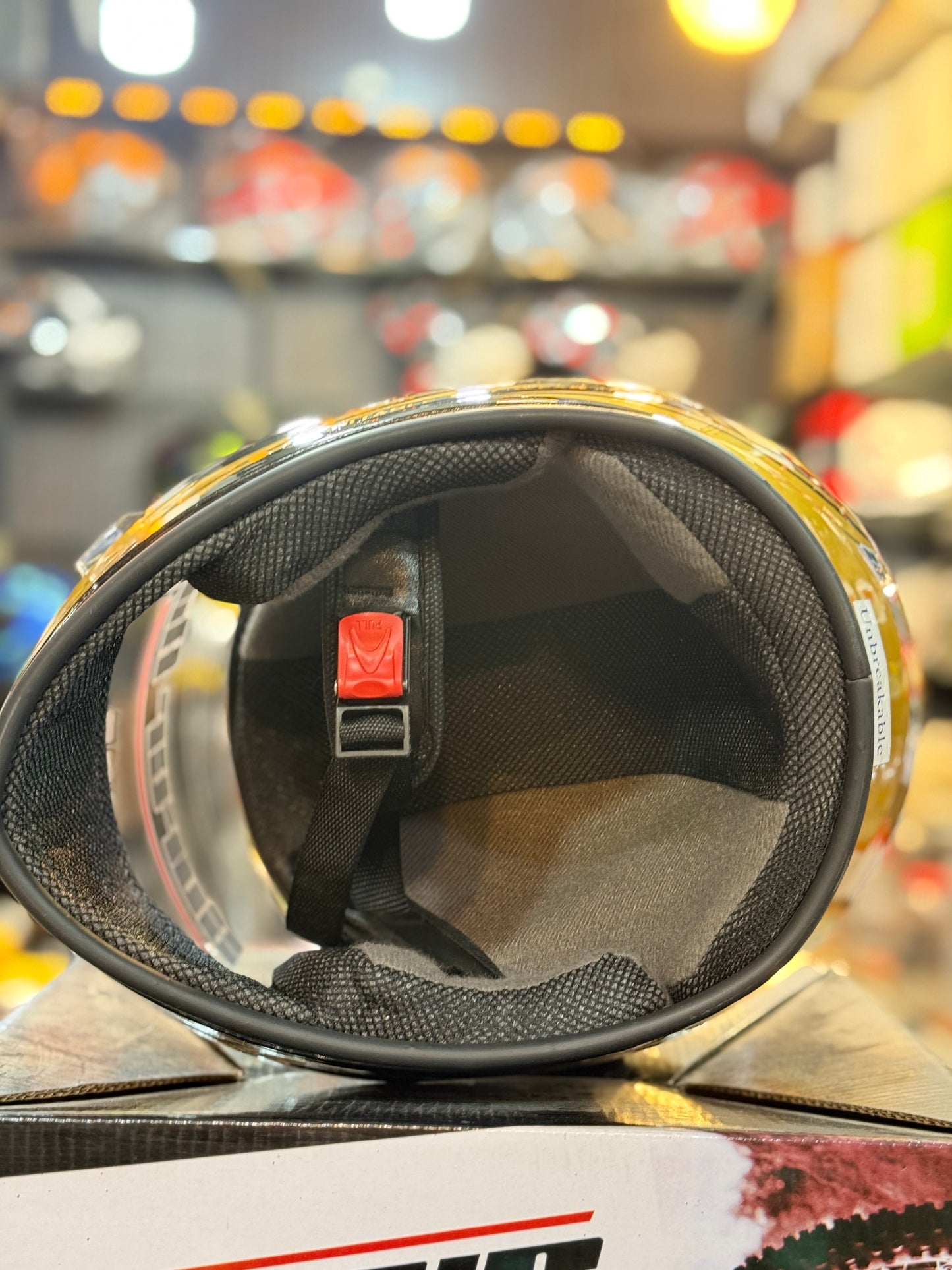 Superair 699 Unbreakable helmet
