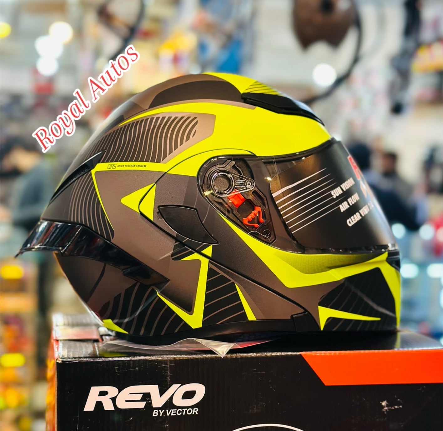 Revo VT 259 DOT  certified washable padding Duel visor