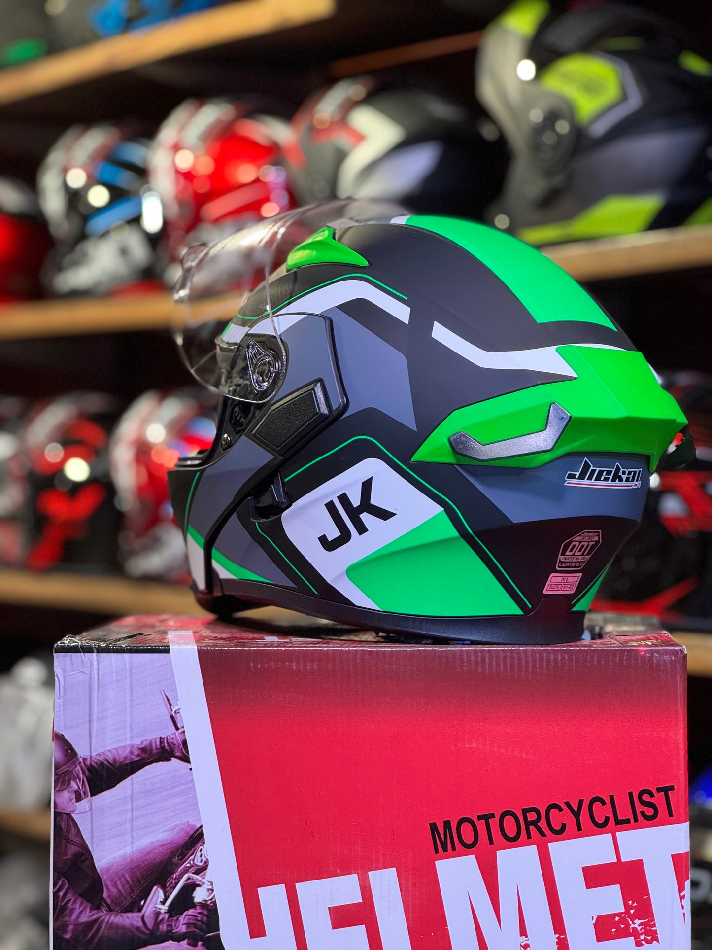 Jiekai JK 902 with Waterproof Bluetooth  – DOT Certified – Flip Up – Dual Visor – Built In Spoiler – Ventilation – Bluetooth Ready