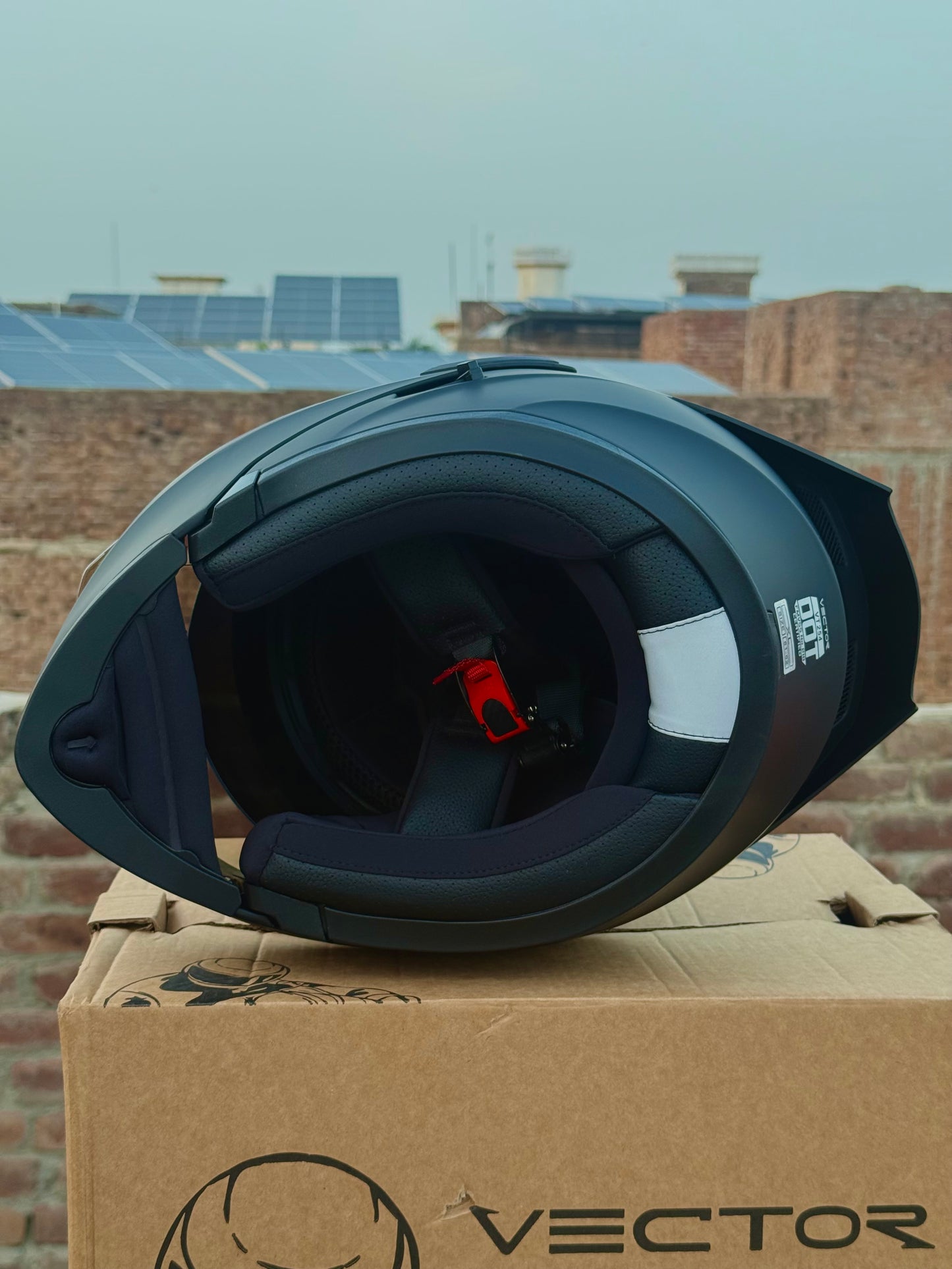 Vector knight 254 Prime Matt Black  with Polarise Visor  DOT certified Helmet Modular helmet