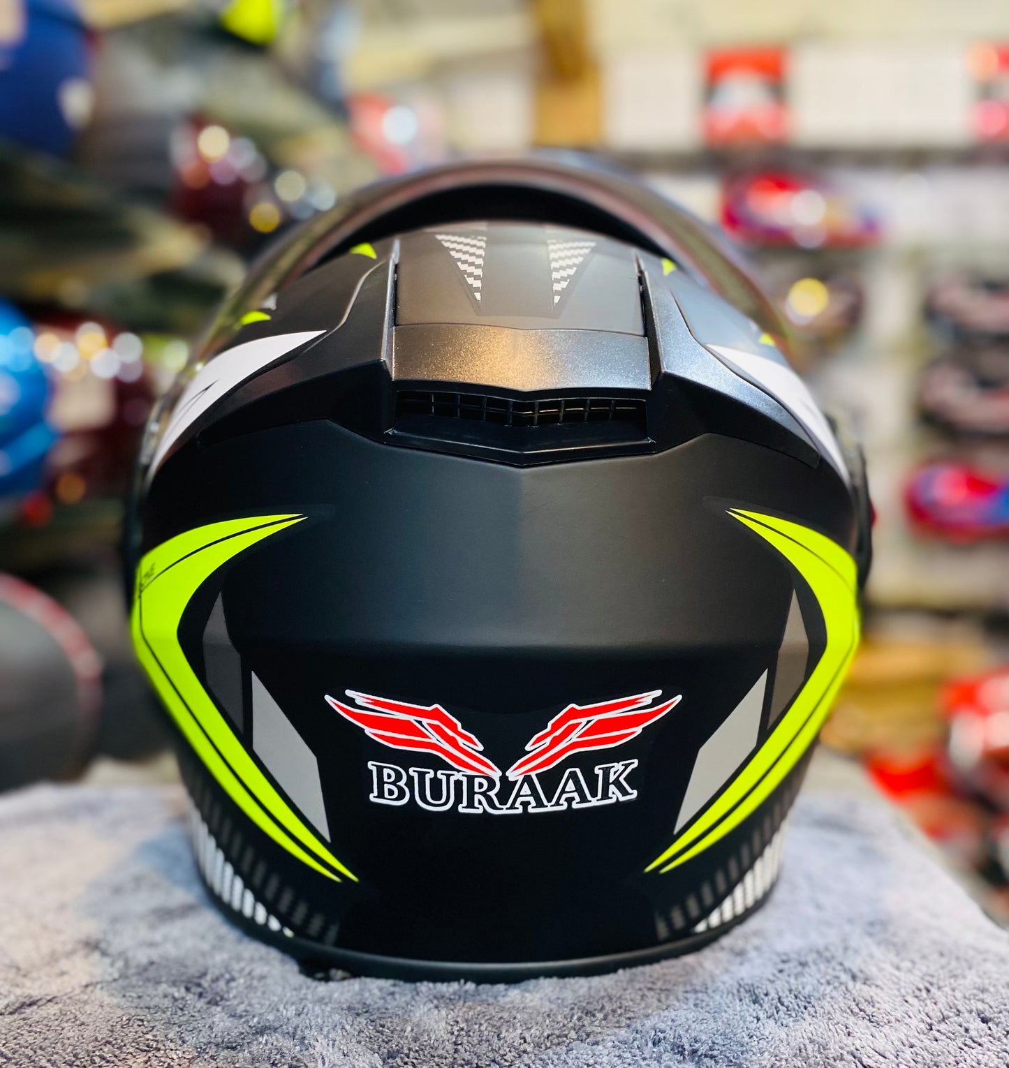 Buraak 106 Flip up modular helmet