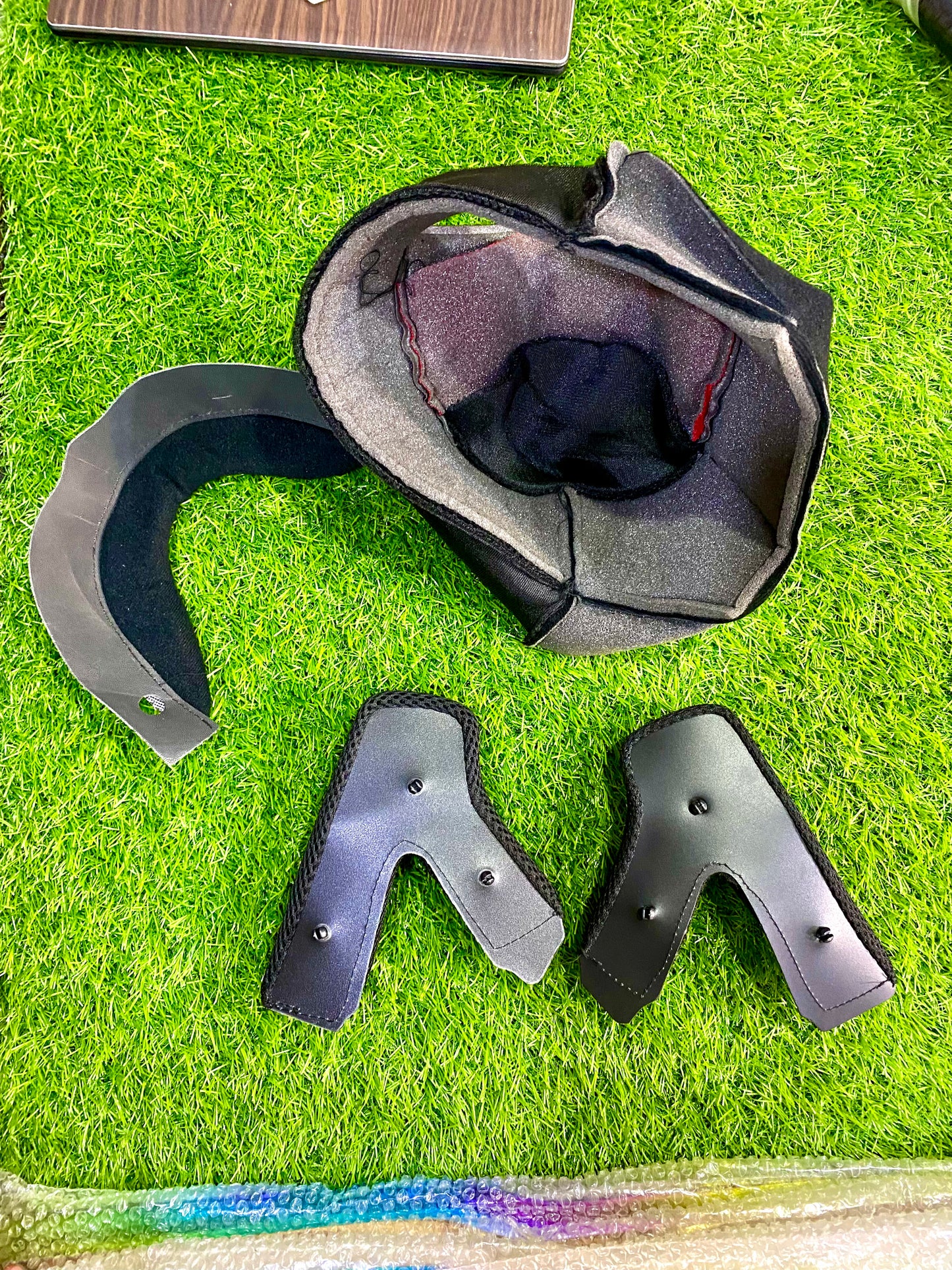 Flip Up Helmet Padding  vector 242 , SuperAir 250 & 255 , Ozone 300 & 400 , v nice , YBR etc