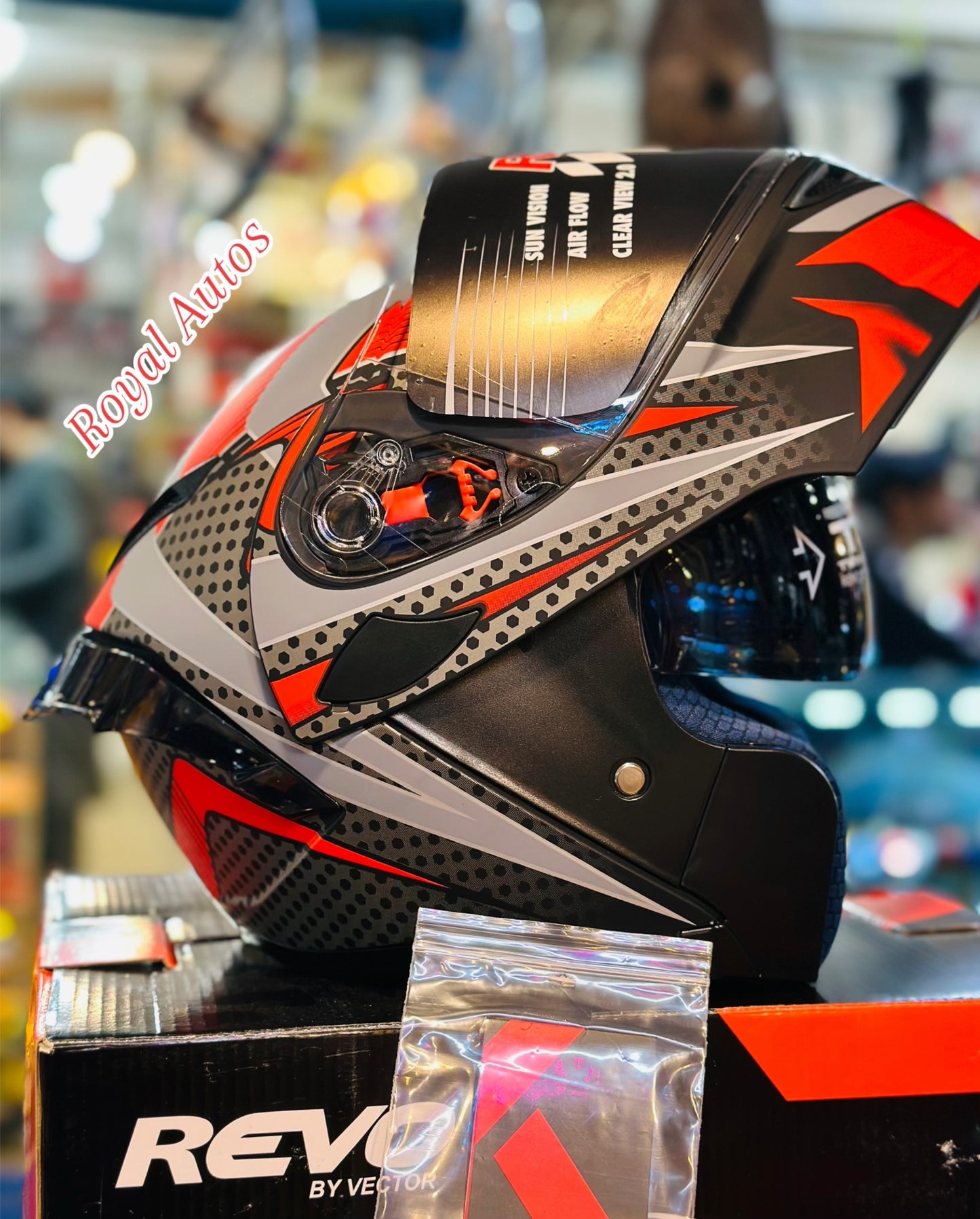 Revo VT 259 DOT  certified washable padding Duel visor