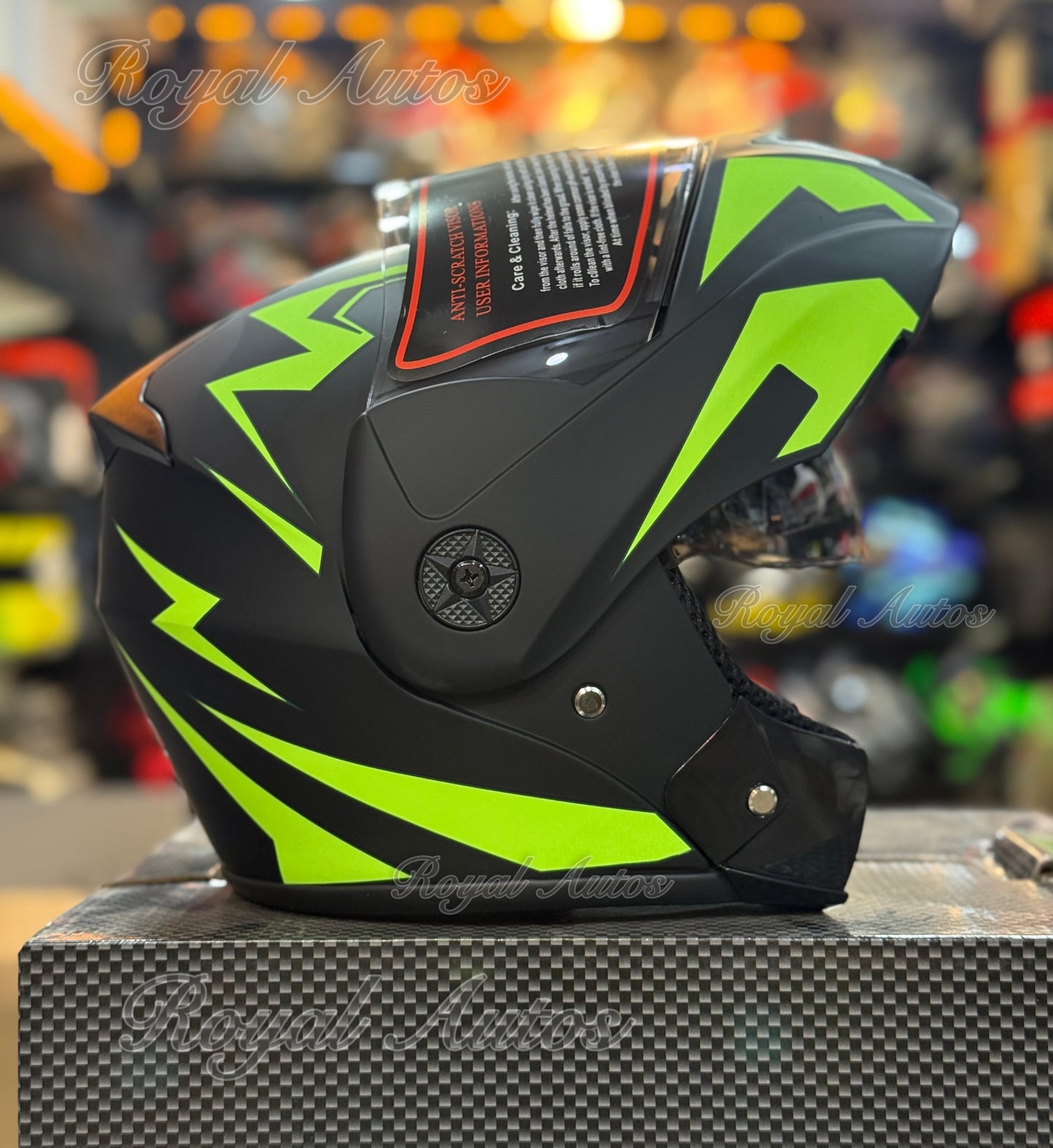 Nice Flip up helmet Duel visor washable Padds nonreflection visor