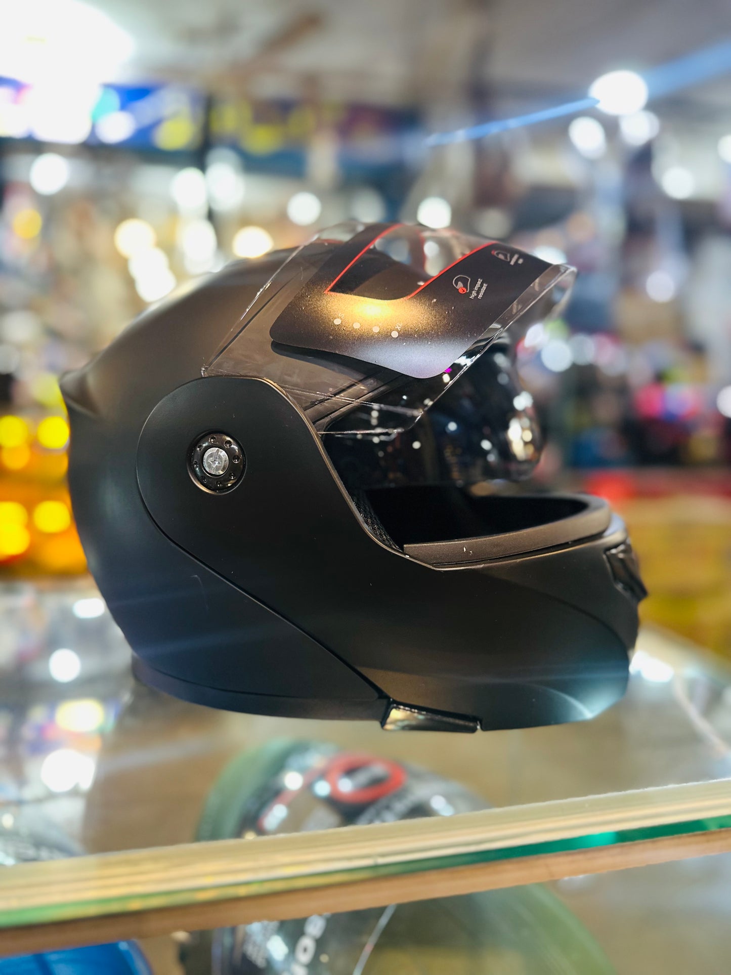 Vector Matt black In chrome glass , Duel visor , washable padding , unbreakable Helmet