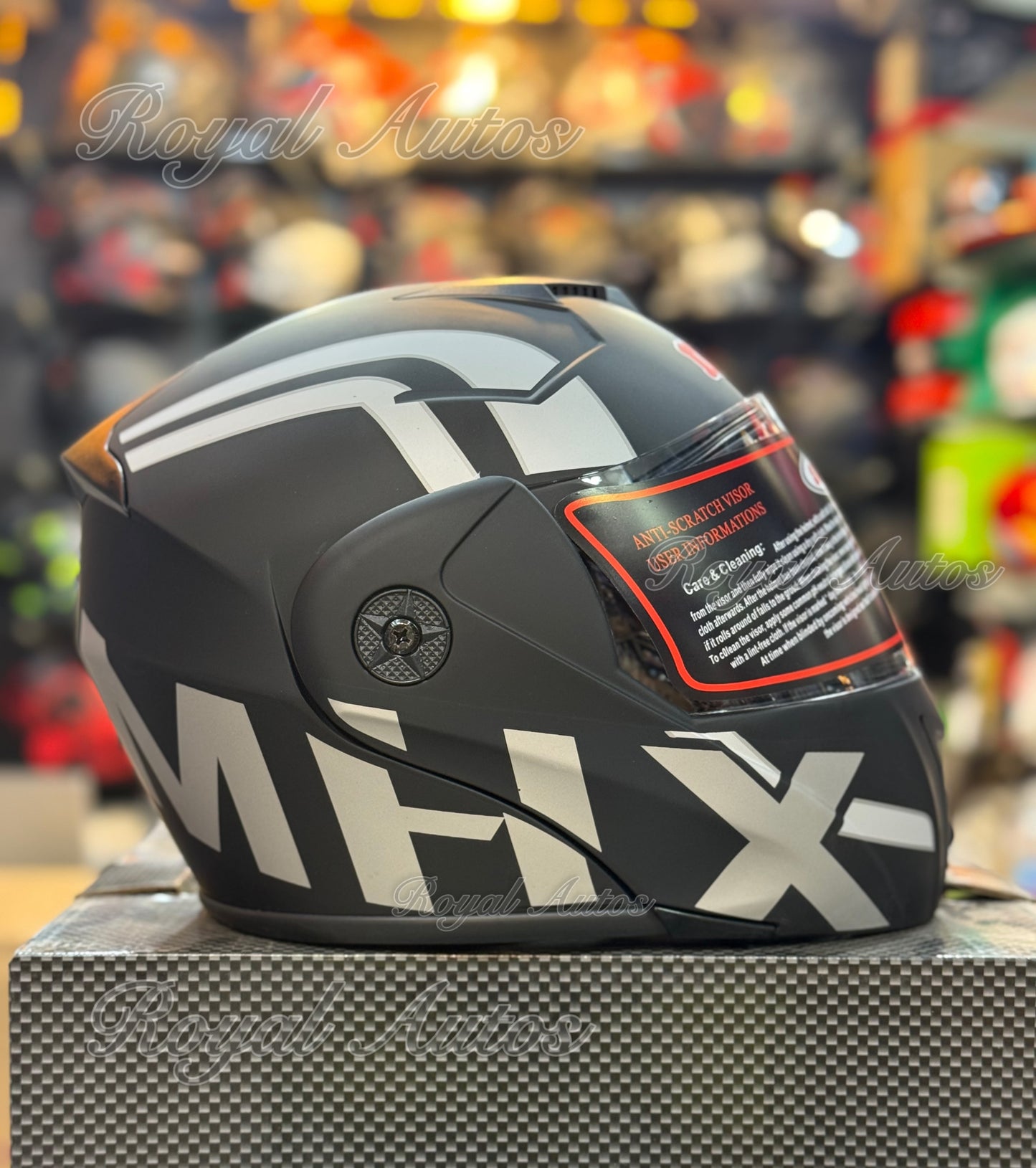 Nice Flip up helmet Duel visor washable Padds nonreflection visor