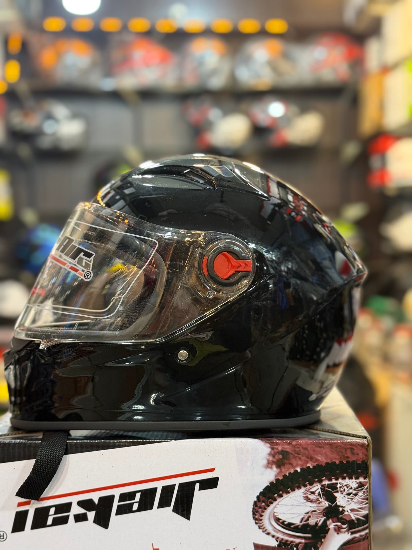 Superair 699 Unbreakable helmet