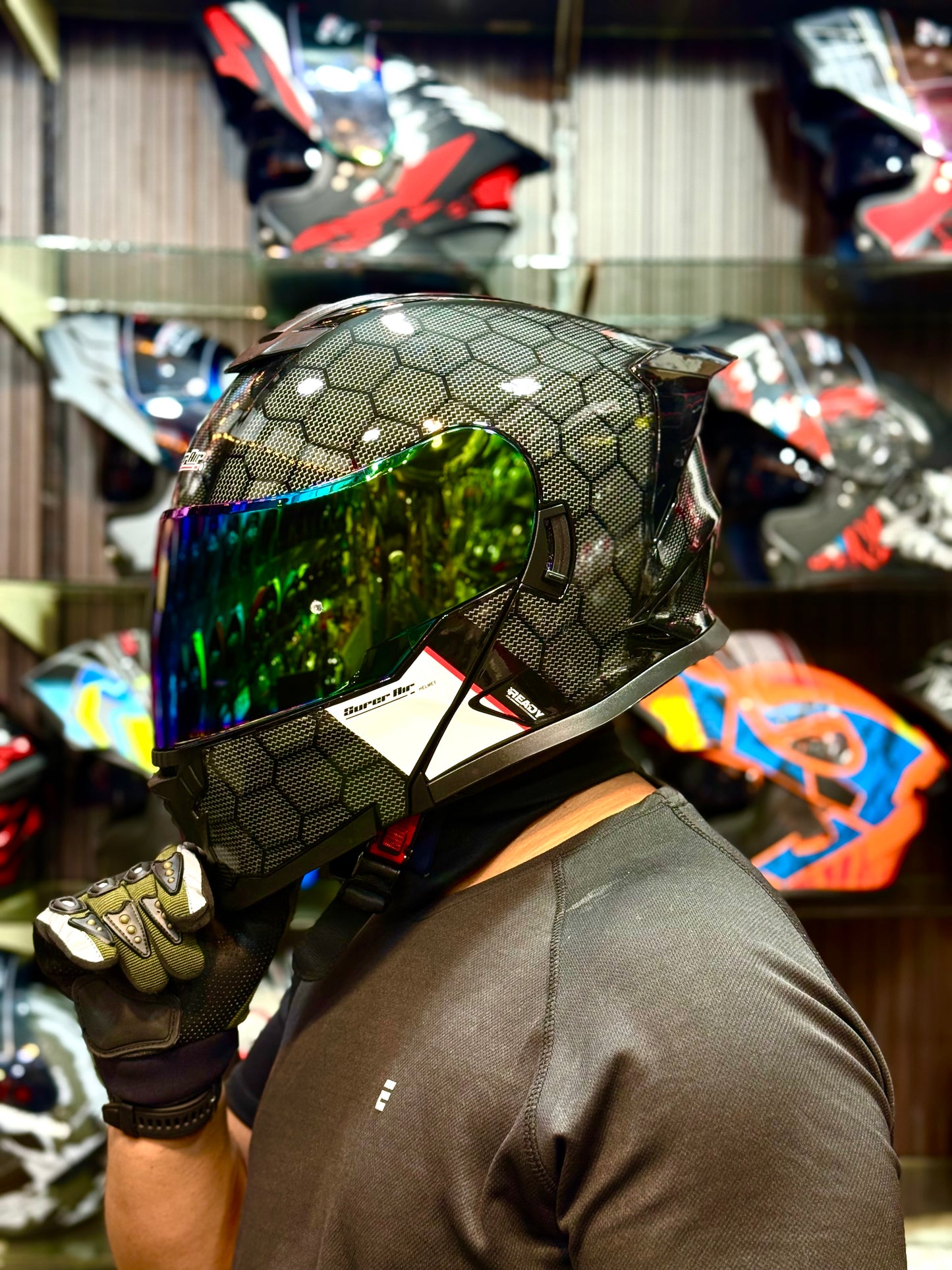 Superair SP915 ultra  Carbon DOT certified Helmet