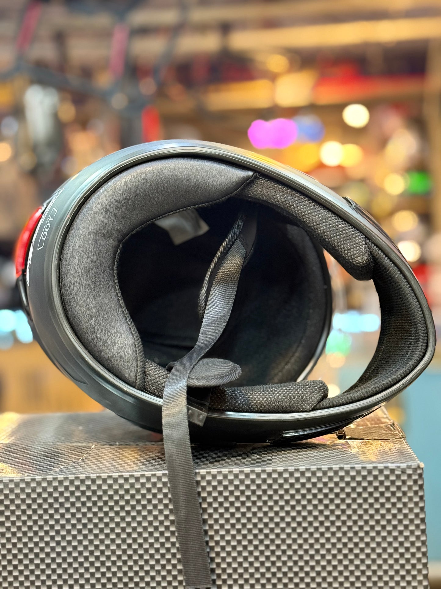 HGV Full face DOT helmet Full face Imported Helmet Mediuam size top quality