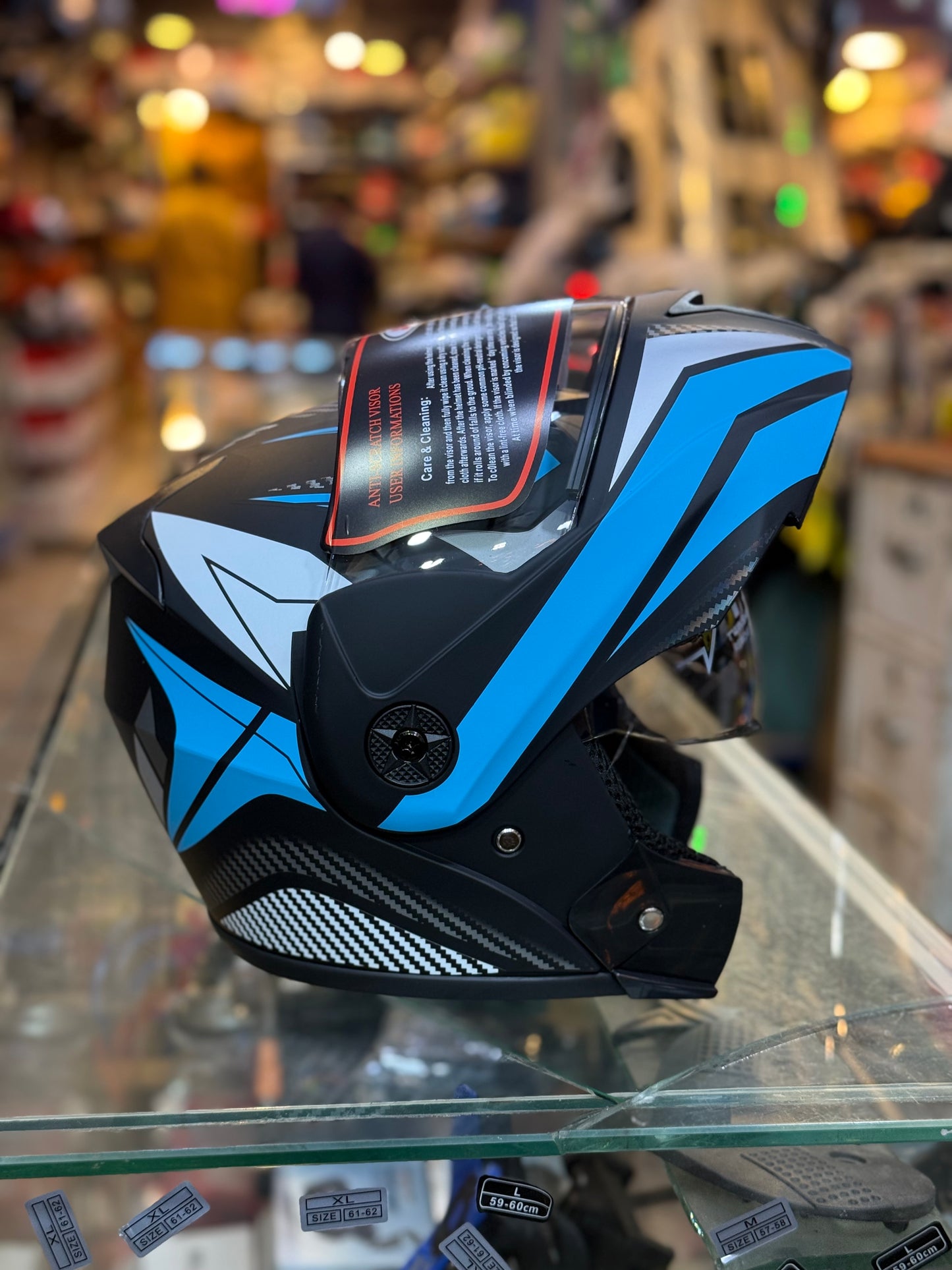 Adora Flip up helmet Duel visor washable Padds nonreflection visor