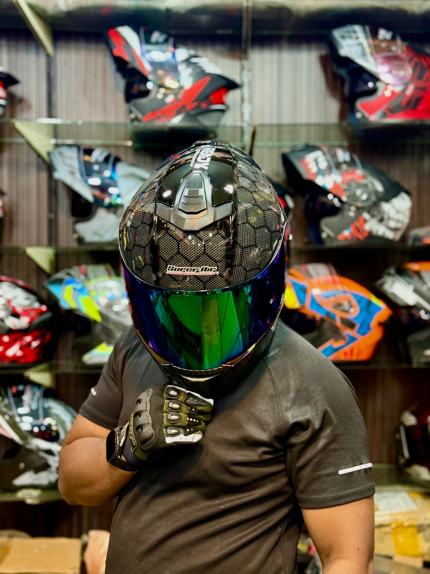 Superair SP915 ultra  Carbon DOT certified Helmet
